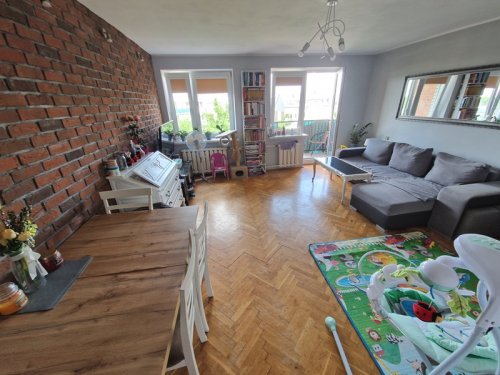 Sprzedam mieszkanie - 2 pokoje - balkon - Konin, os. Chorzeń