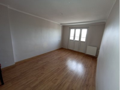 Do wynajęcia przestronne mieszkanie 67 m² – Konin, ul. Kościuszki – gotowe do zamieszkania!