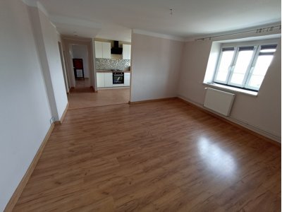 Do wynajęcia przestronne mieszkanie 67 m² – Konin, ul. Kościuszki – gotowe do zamieszkania!