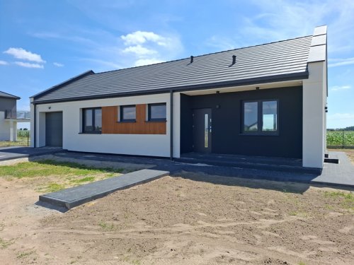Sprzedam nowy dom z pompą ciepła i fotowoltaiką – Wola Podłężna, gm. Kramsk – tylko 6 km od Konina!