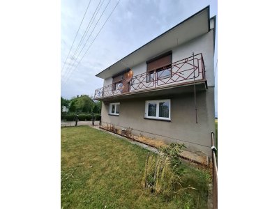 Dom idealny dla jednej lub dwóch rodzin – przestronny, funkcjonalny, gotowy do zamieszkania – Przyjma, gm. Golina