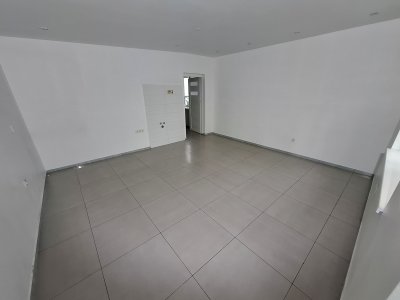 Na sprzedaż lokal handlowo-usługowy – 55 m² – Konin, ul. 11 Listopada – parter