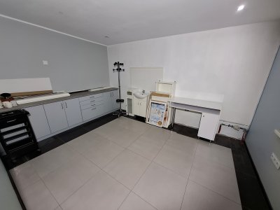 Na sprzedaż lokal handlowo-usługowy – 55 m² – Konin, ul. 11 Listopada – parter