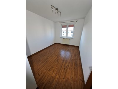 Do wynajęcia przestronny apartament w Słupcy – ul. Smugowa