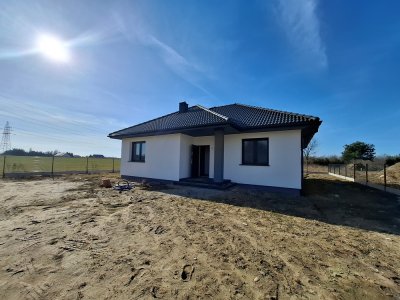 Nowy dom 93 m² w stanie deweloperskim – Bielawy, 5 km od Konina