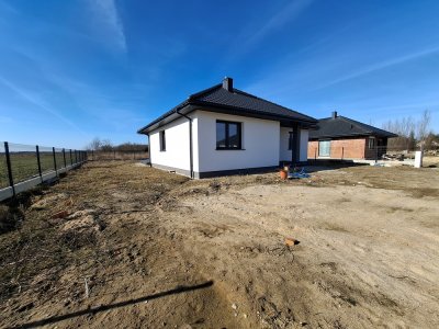 Nowy dom 93 m² w stanie deweloperskim – Bielawy, 5 km od Konina