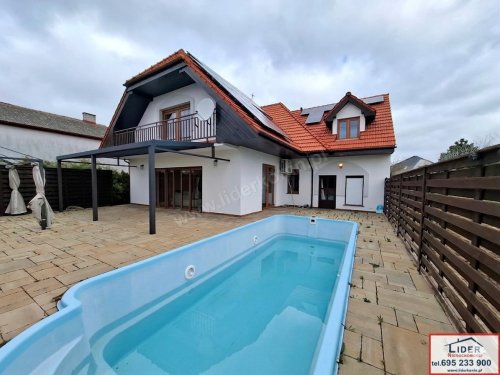 Nowoczesny dom z basenem oraz widokiem na Dolinę Warty | Chorzeń