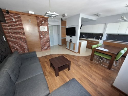Do wynajęcia apartament 72 m² – ostatnie piętro, wysoki standard, piękne widoki – Konin, ul. Karłowicza (Zatorze)