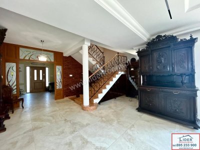 Elegancki dom z basenem i widokiem na Dolinę Warty | Konin – Chorzeń