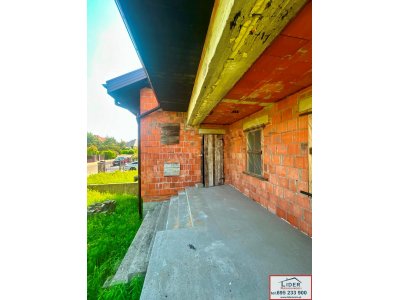 Solidny dom 163 m² | Stan otwarty, całe podpiwniczenie | Konin – Chorzeń