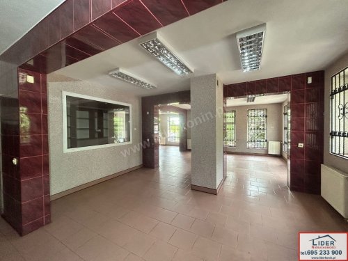 Sprzedam dwupoziomowy lokal usługowo-handlowy 164,9 m² - Konin, Chorzeń